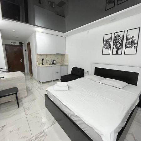 Sea View Studio Apartment In Orbi Residence Батуми Екстериор снимка